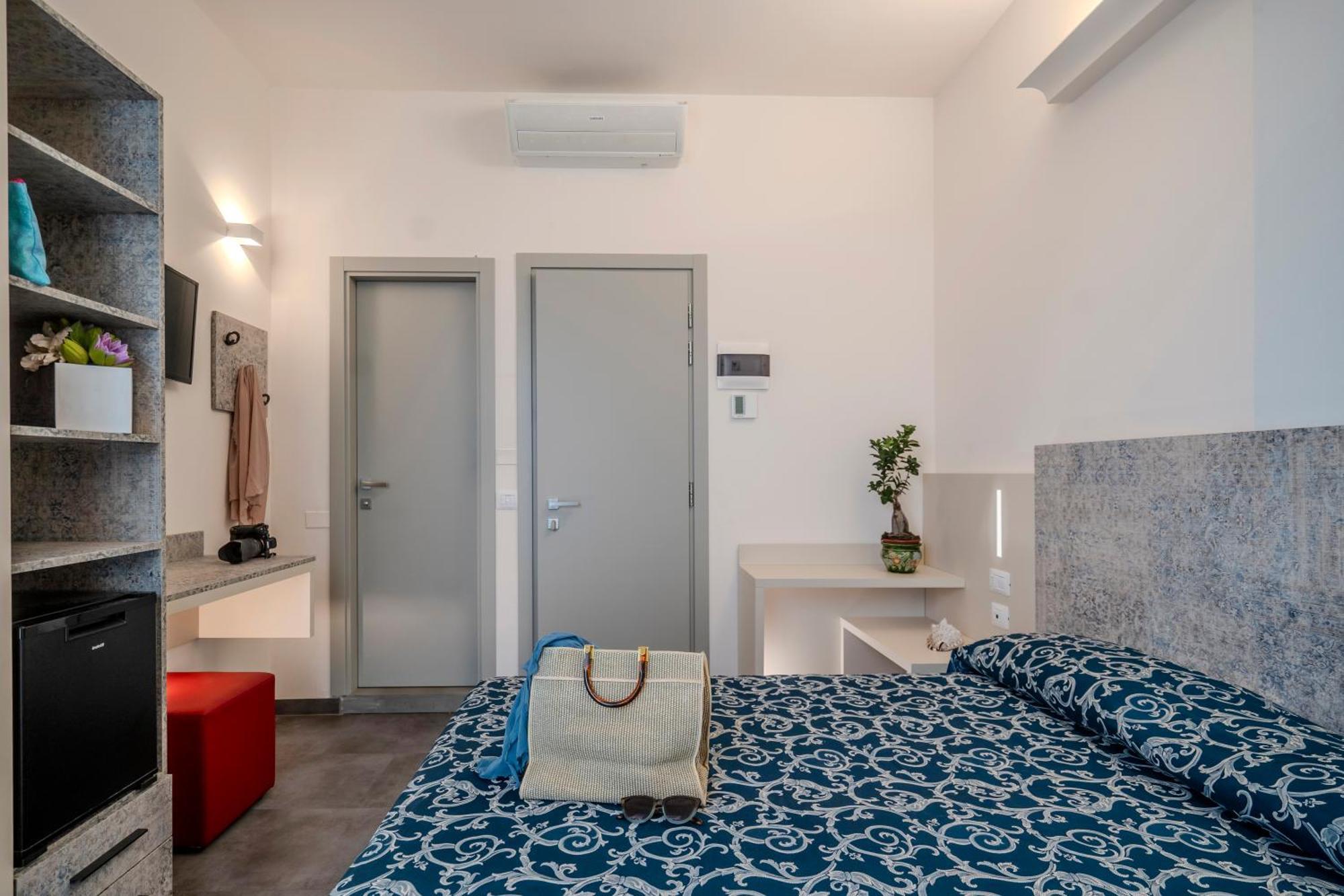 Hotel 2000 Rimini Esterno foto