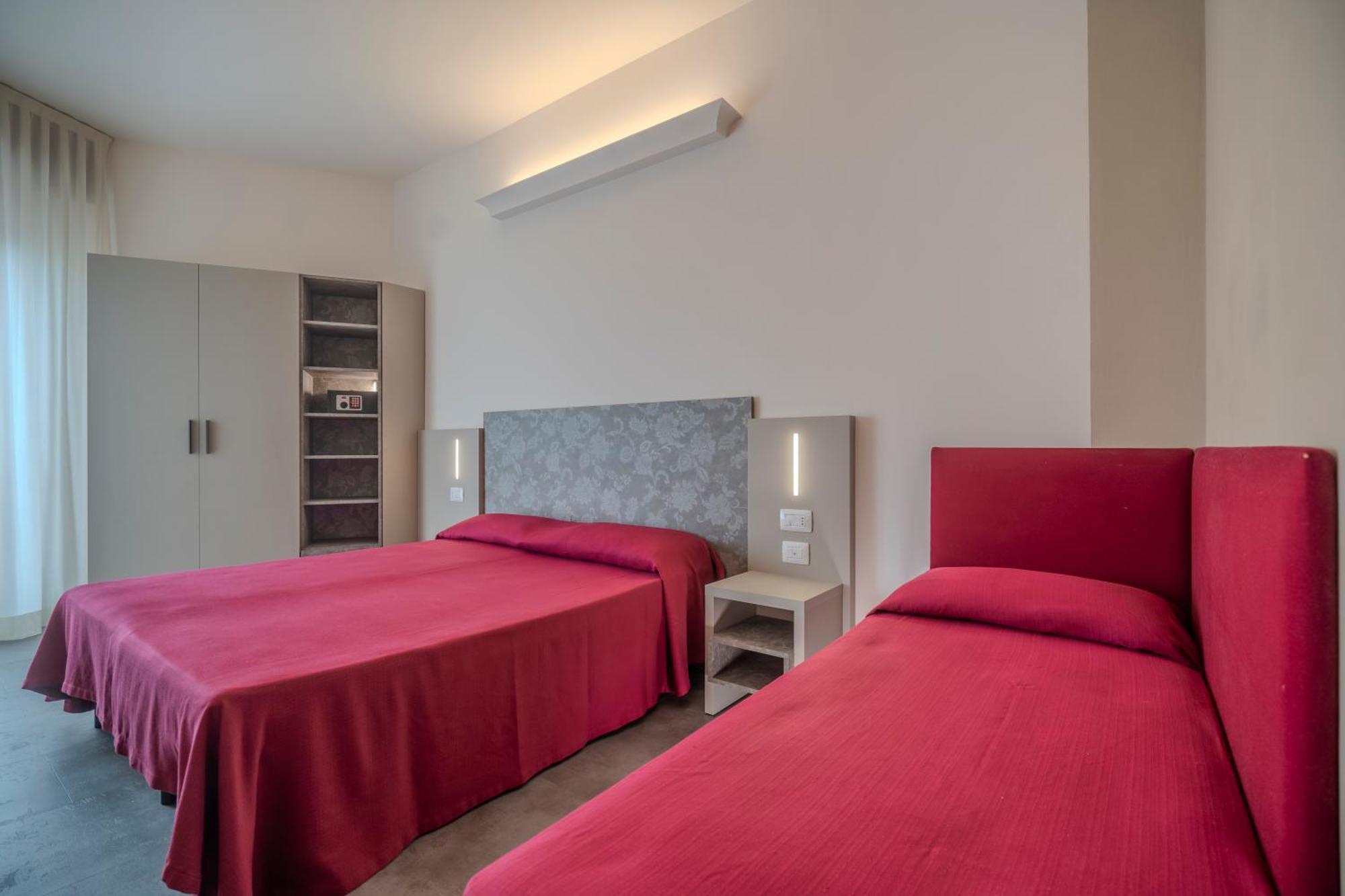 Hotel 2000 Rimini Esterno foto
