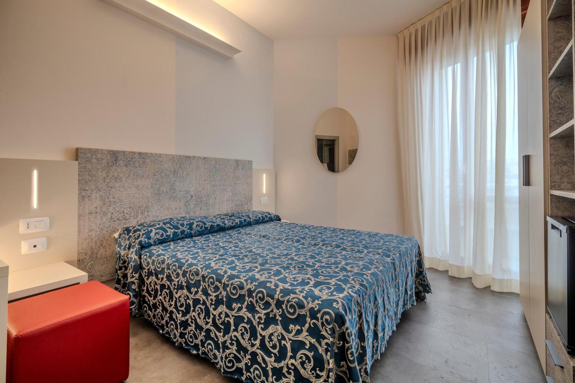 Hotel 2000 Rimini Esterno foto