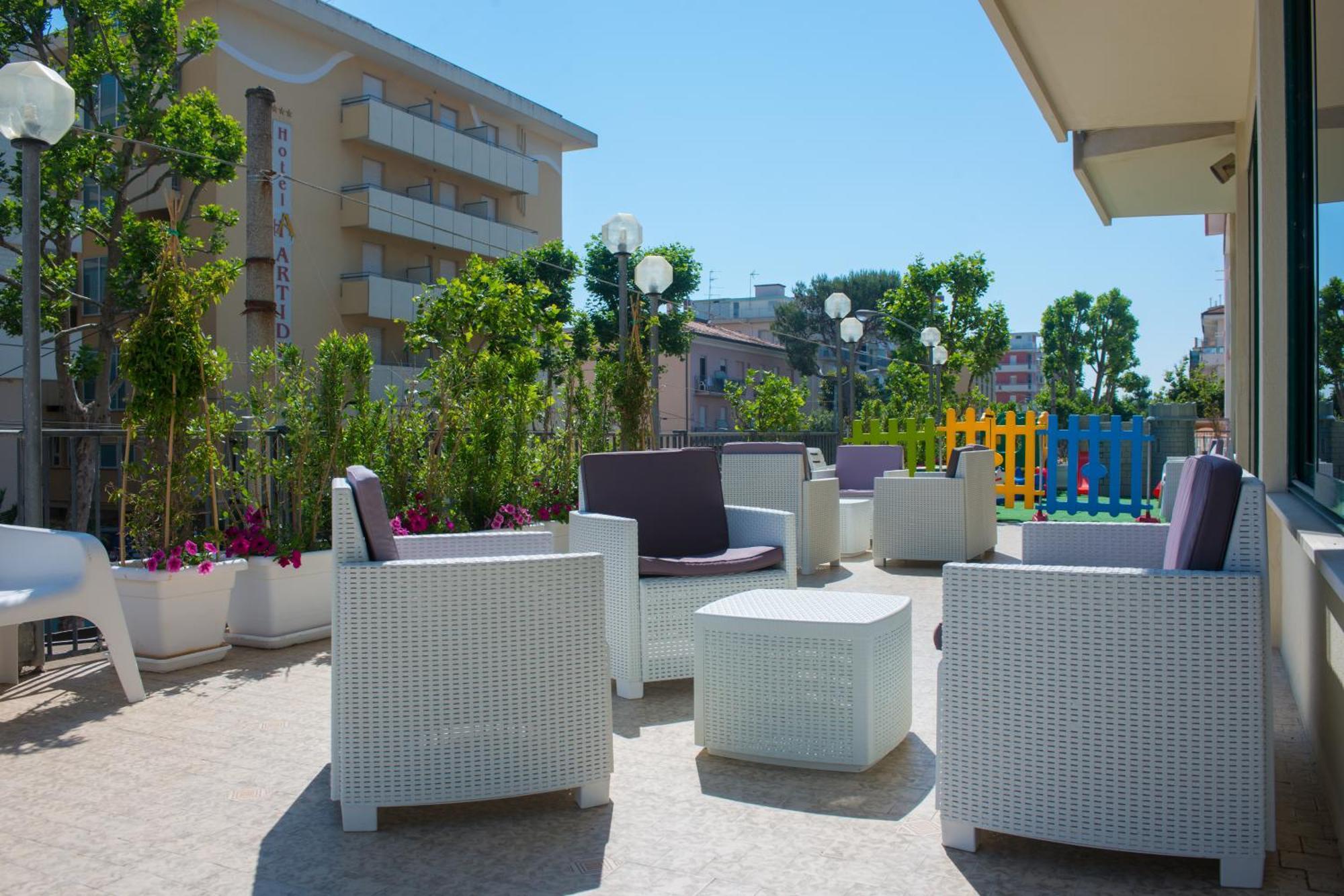 Hotel 2000 Rimini Esterno foto