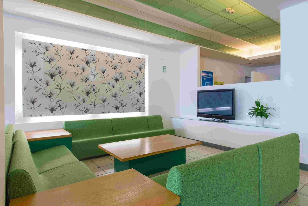 Hotel 2000 Rimini Esterno foto