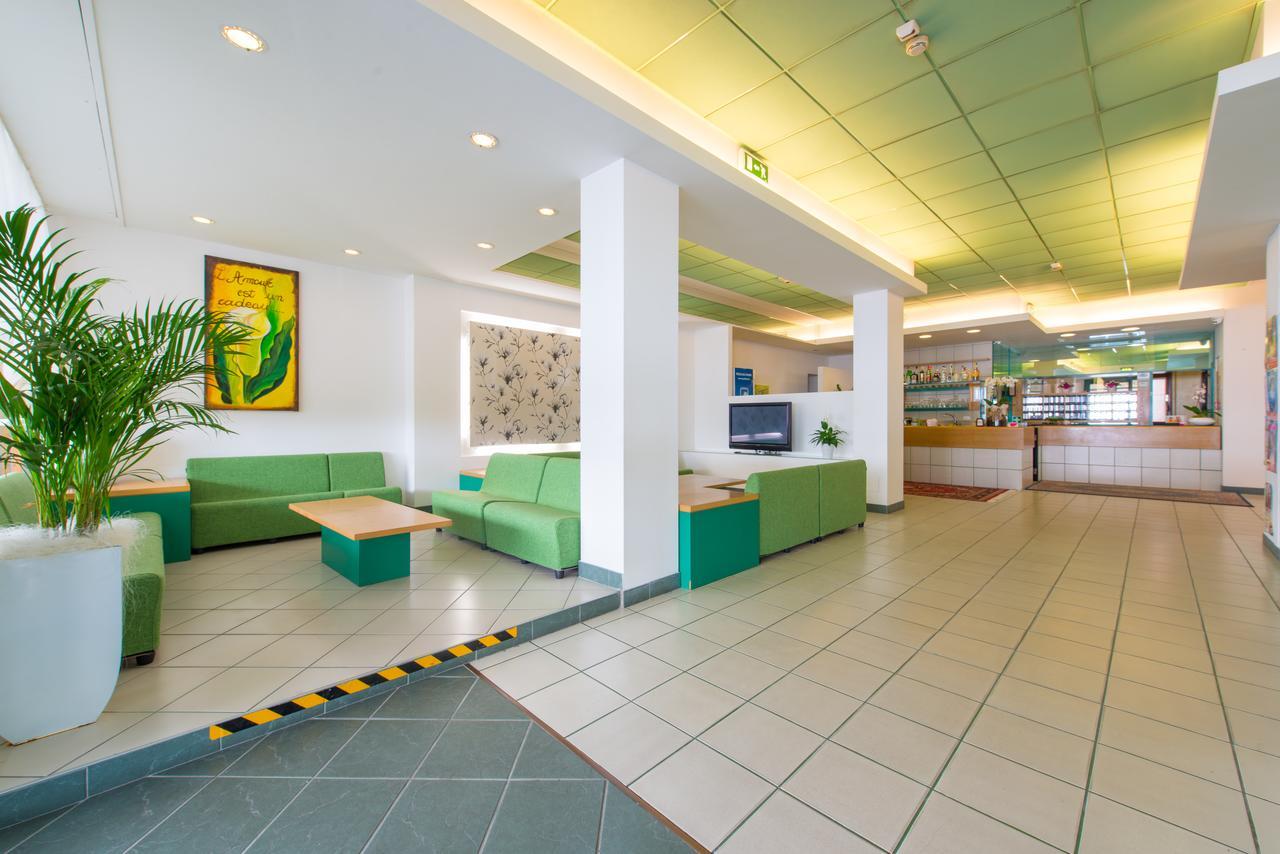 Hotel 2000 Rimini Esterno foto