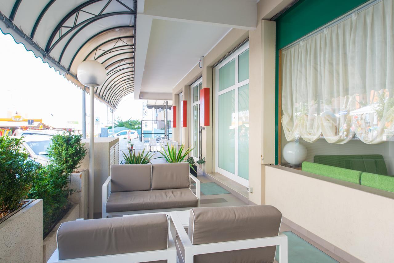 Hotel 2000 Rimini Esterno foto